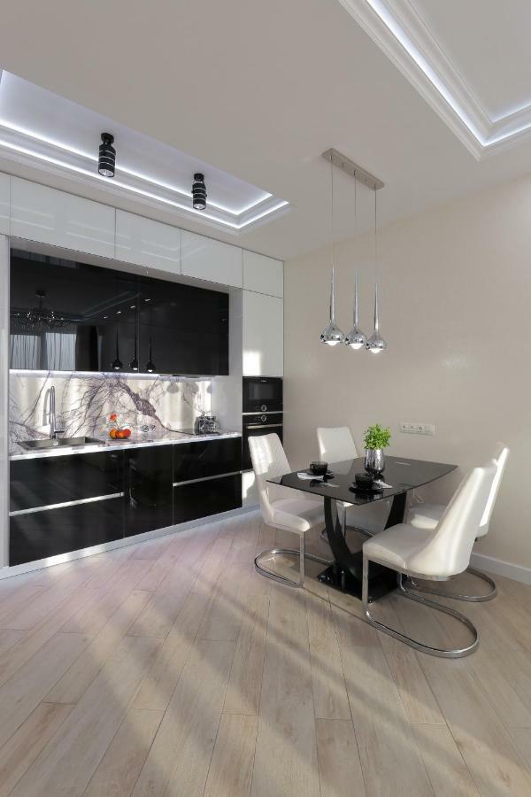 Black&White Apartment In Smart Plaza Kiev Dış mekan fotoğraf