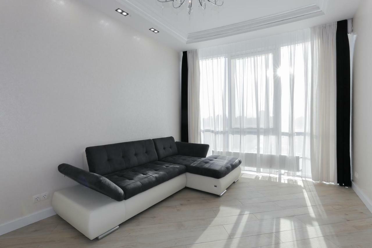 Black&White Apartment In Smart Plaza Kiev Dış mekan fotoğraf