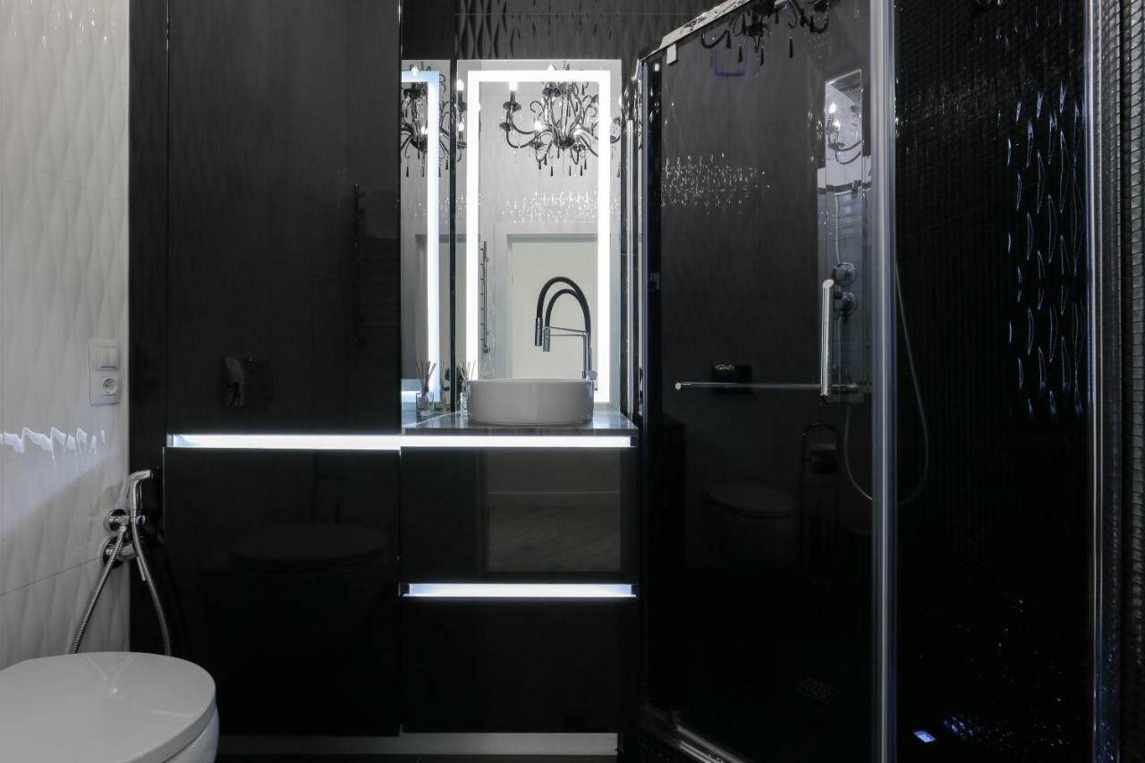 Black&White Apartment In Smart Plaza Kiev Dış mekan fotoğraf