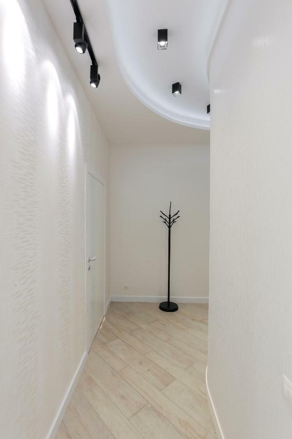 Black&White Apartment In Smart Plaza Kiev Dış mekan fotoğraf